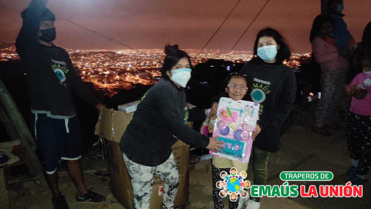 Recolección de Ropa Usada a Domicilio: Dona y Transforma Vidas en Santa Cruz de Flores